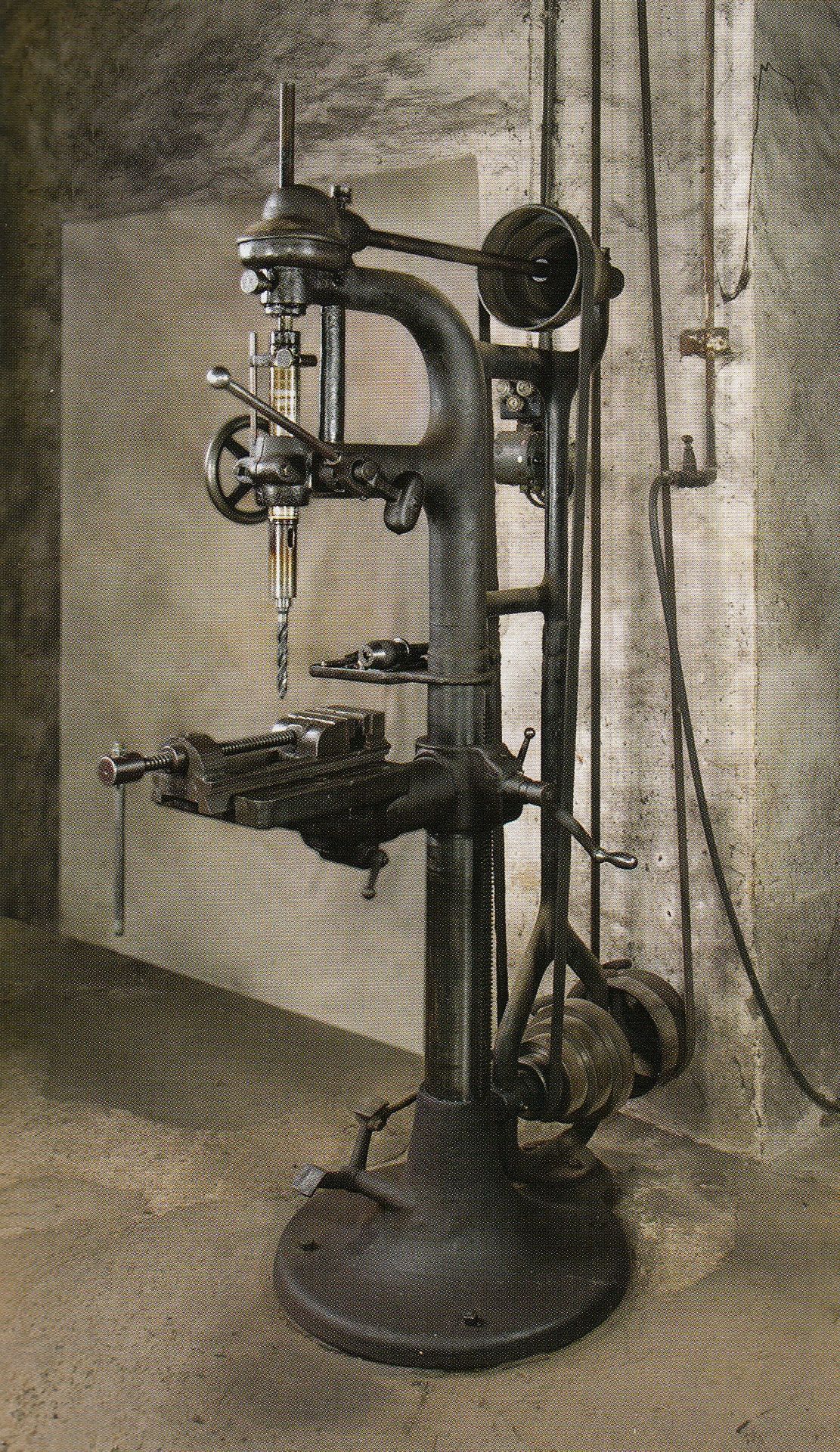 Ständerbohrmaschine um 1900